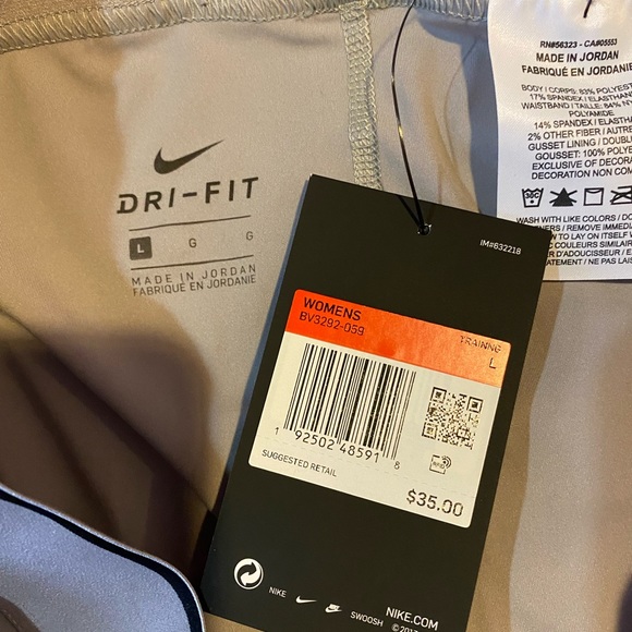 Nike shorts - Picture 2 of 4